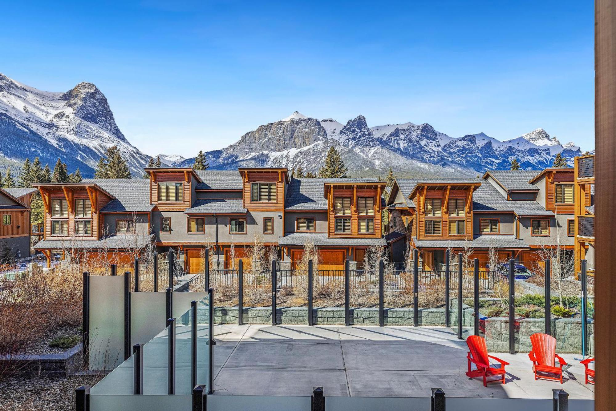 Spring Creek Condo By Canadian Rockies Vacation Rentals Canmore Exterior photo