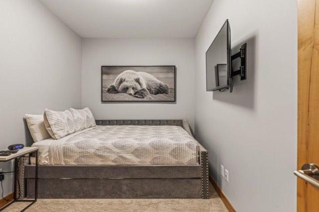 Spring Creek Condo By Canadian Rockies Vacation Rentals Canmore Exterior photo